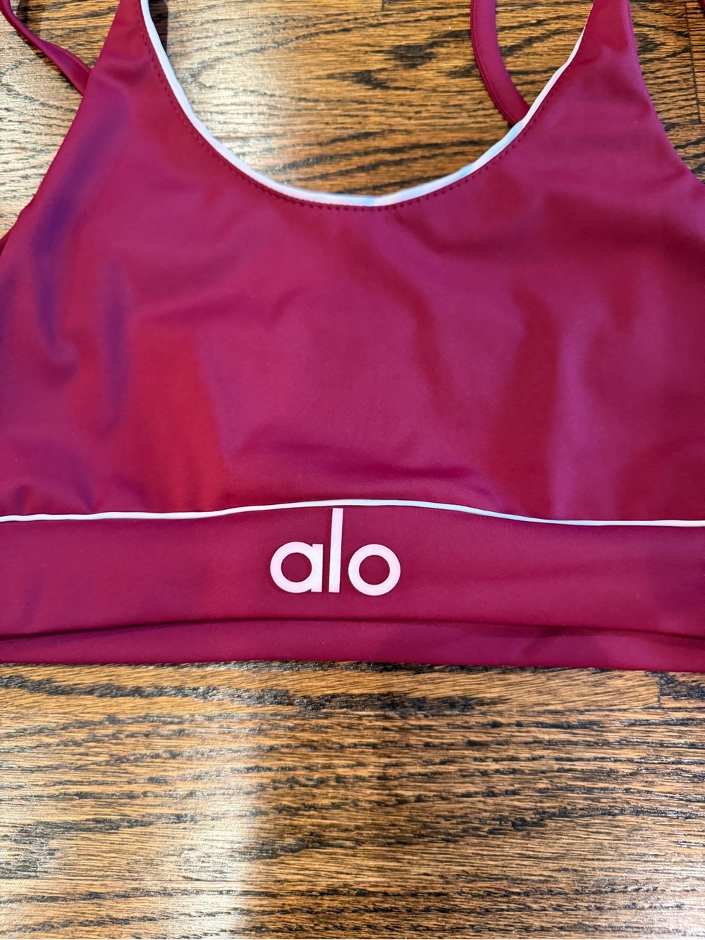 Alo Yoga Women S Burgundy Sports Bra & Headband Set White Piping Logo